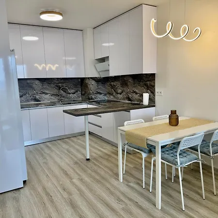 Luxury Urban Retreat, Terrace & View Appartement Košice